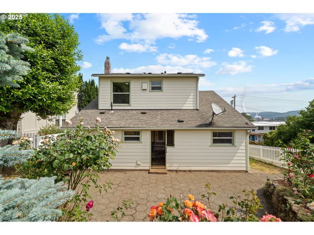 322 W C St, Rainier, OR 97048