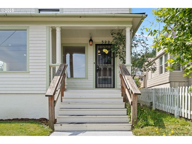 322 W C St, Rainier, OR 97048
