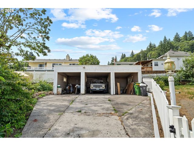 322 W C St, Rainier, OR 97048