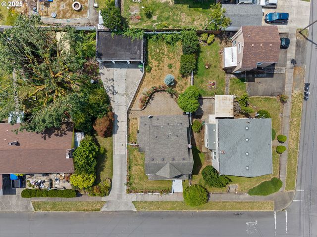 322 W C St, Rainier, OR 97048