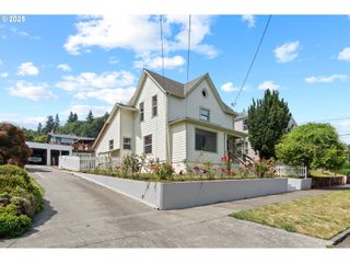 322 W C St, Rainier, OR 97048