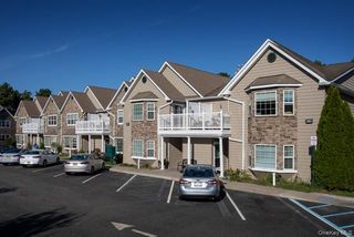 86 Adams Way 86, Sayville, NY 11782