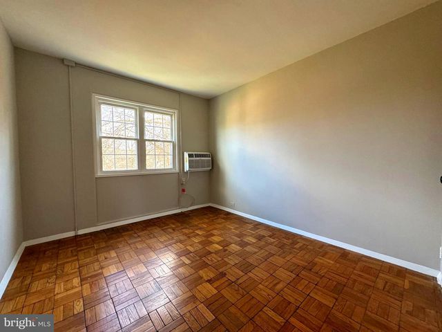 1726 PRESTON RD, Alexandria, VA 22302