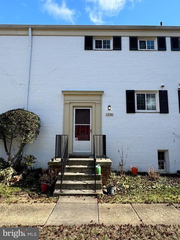 1726 PRESTON RD, Alexandria, VA 22302