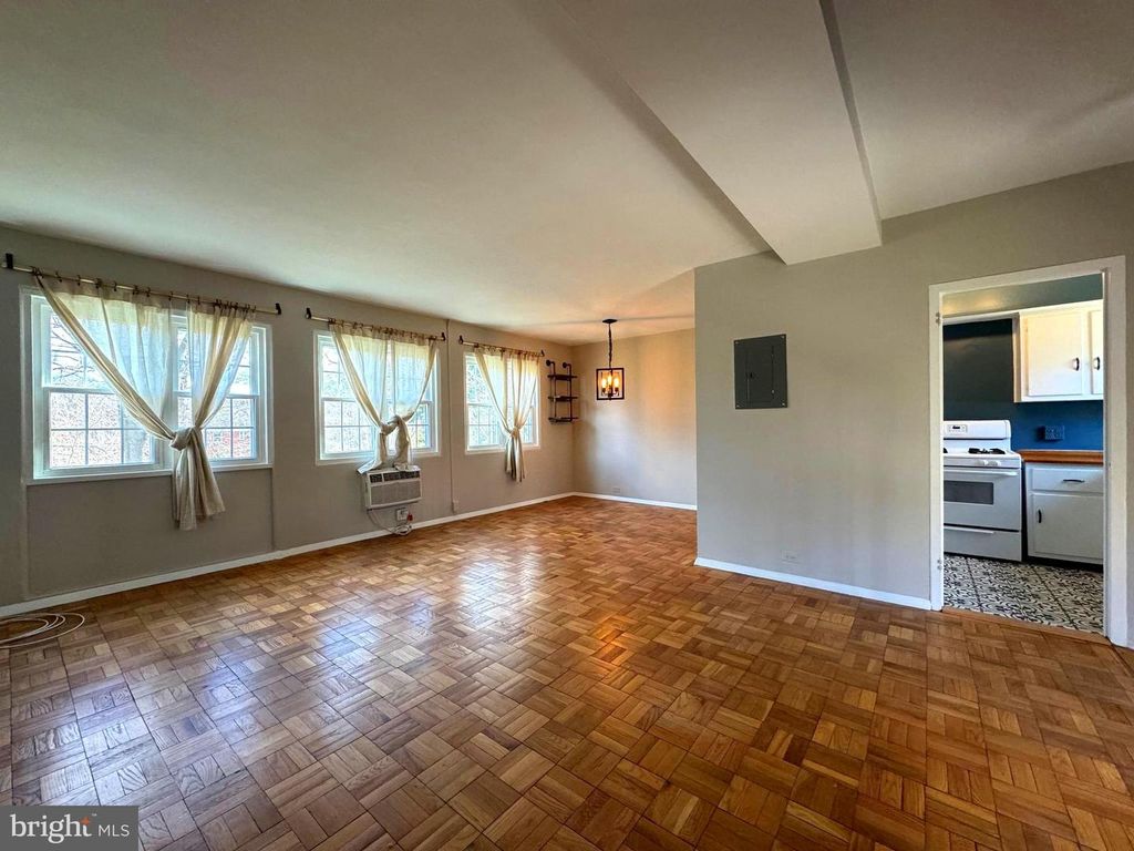 1726 PRESTON RD, Alexandria, VA 22302