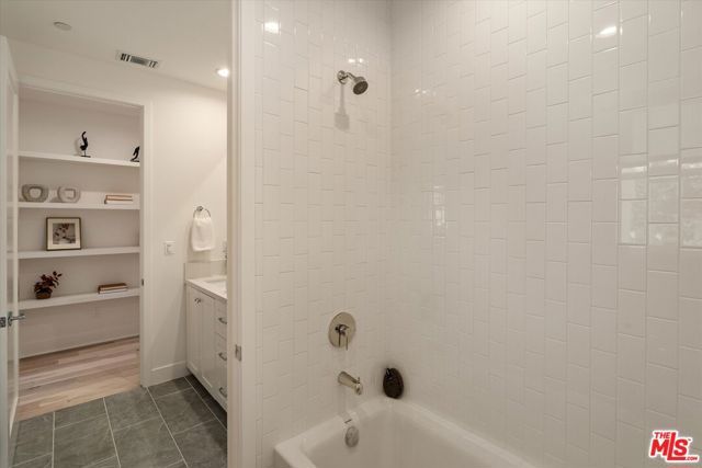 1741 S Marvin Avenue, Los Angeles, CA 90019