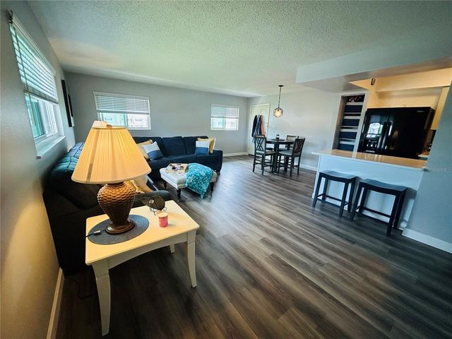 105 47TH AVENUE DRIVE W 377, Bradenton, FL 34207
