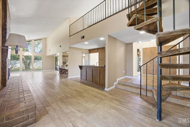 7700 Las Cruces Avenue, Bakersfield, CA 93309