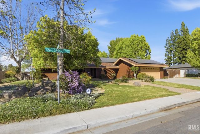 7700 Las Cruces Avenue, Bakersfield, CA 93309