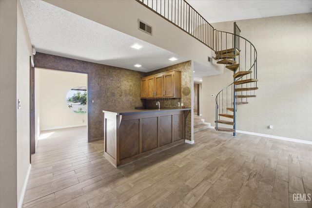 7700 Las Cruces Avenue, Bakersfield, CA 93309