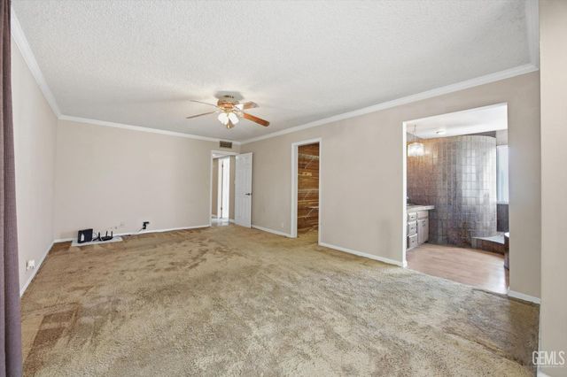 7700 Las Cruces Avenue, Bakersfield, CA 93309