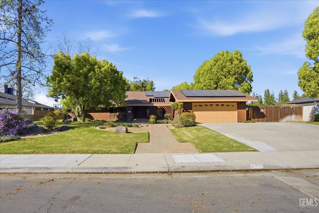 7700 Las Cruces Avenue, Bakersfield, CA 93309