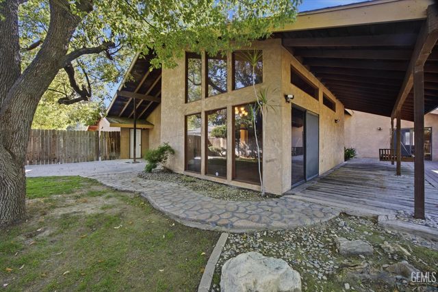7700 Las Cruces Avenue, Bakersfield, CA 93309