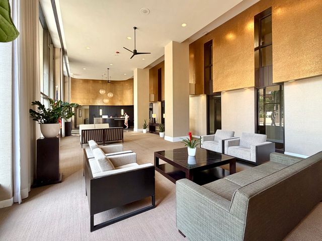 3930 N Pine Grove Avenue 1708, Chicago, IL 60613