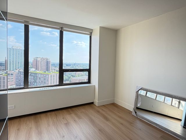 3930 N Pine Grove Avenue 1708, Chicago, IL 60613