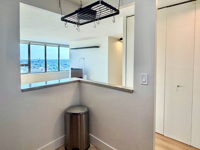 3930 N Pine Grove Avenue 1708, Chicago, IL 60613