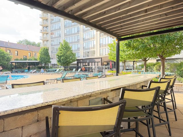 3930 N Pine Grove Avenue 1708, Chicago, IL 60613