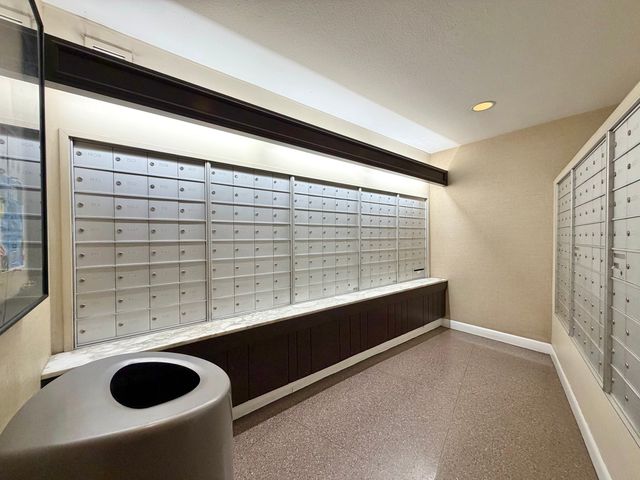 3930 N Pine Grove Avenue 1708, Chicago, IL 60613