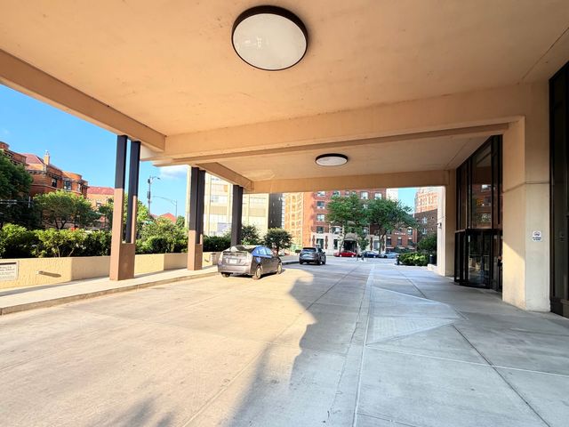 3930 N Pine Grove Avenue 1708, Chicago, IL 60613