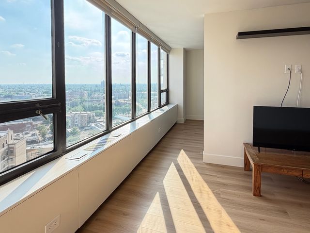3930 N Pine Grove Avenue 1708, Chicago, IL 60613