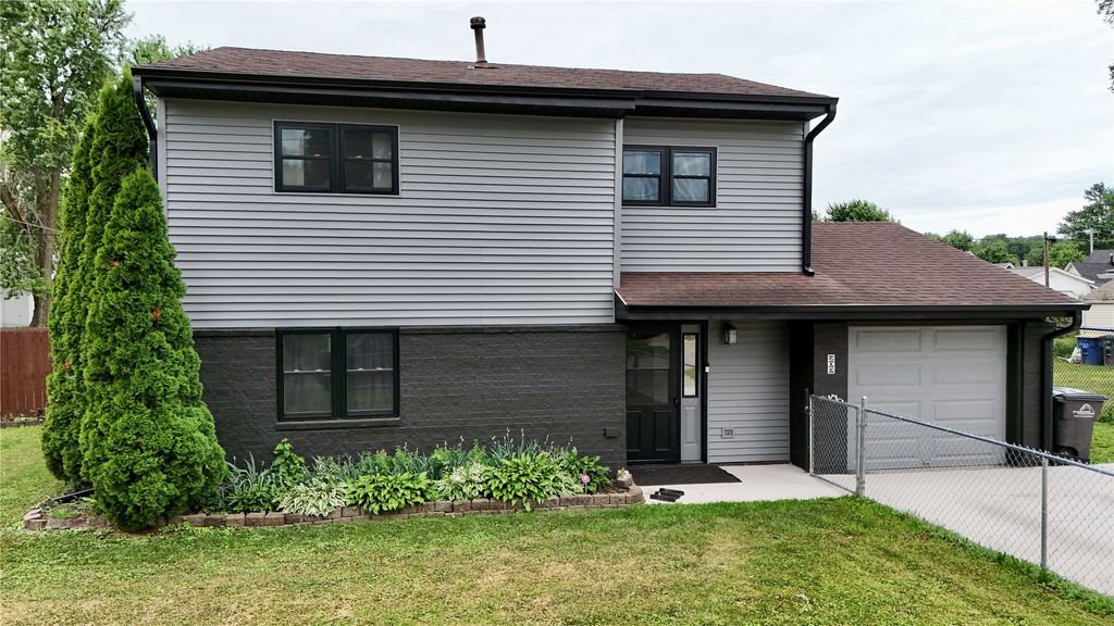 205 E Livingston Avenue, Des Moines, IA 50315