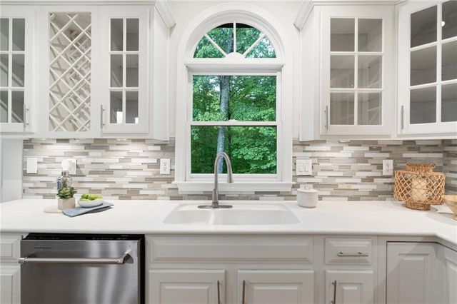 850 Riverhaven Drive, Suwanee, GA 30024