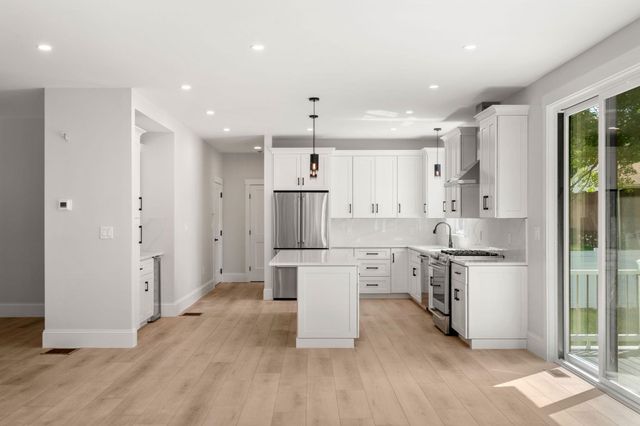 5 Highland Avenue, Salem, NH 03079