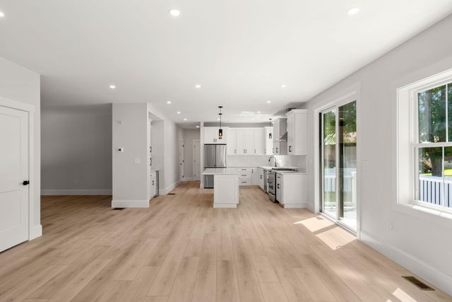 5 Highland Avenue, Salem, NH 03079