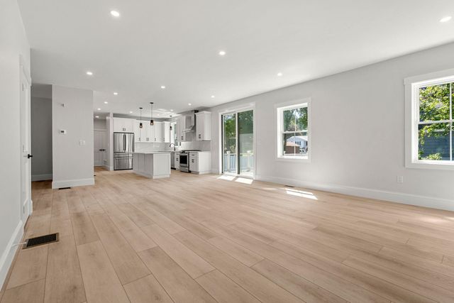 5 Highland Avenue, Salem, NH 03079