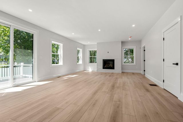 5 Highland Avenue, Salem, NH 03079