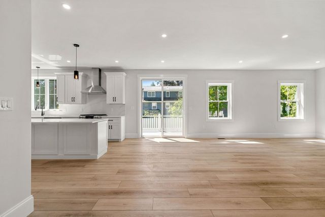 5 Highland Avenue, Salem, NH 03079