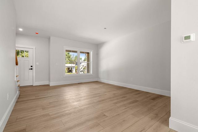 5 Highland Avenue, Salem, NH 03079