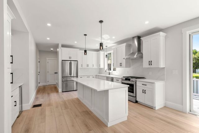 5 Highland Avenue, Salem, NH 03079