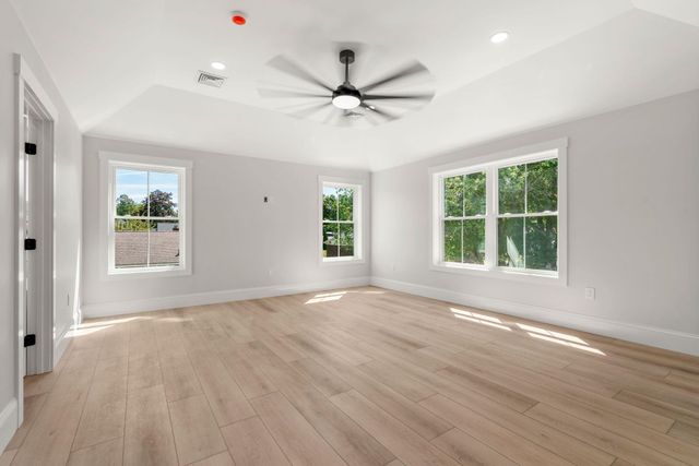 5 Highland Avenue, Salem, NH 03079