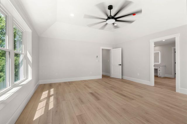 5 Highland Avenue, Salem, NH 03079