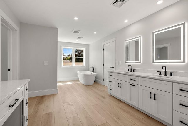 5 Highland Avenue, Salem, NH 03079