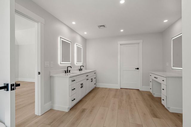 5 Highland Avenue, Salem, NH 03079