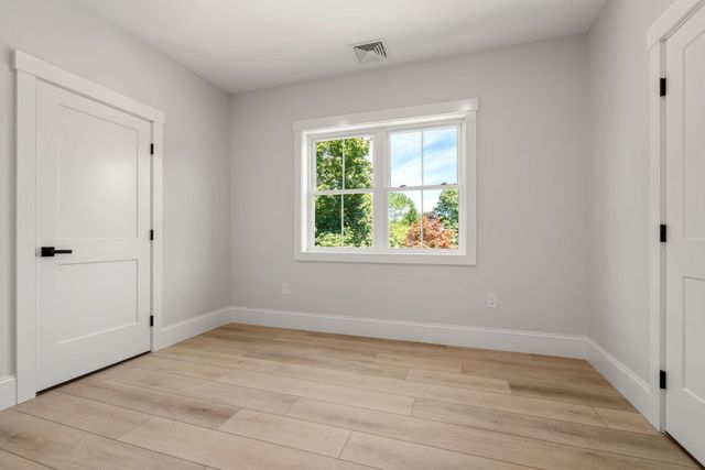 5 Highland Avenue, Salem, NH 03079