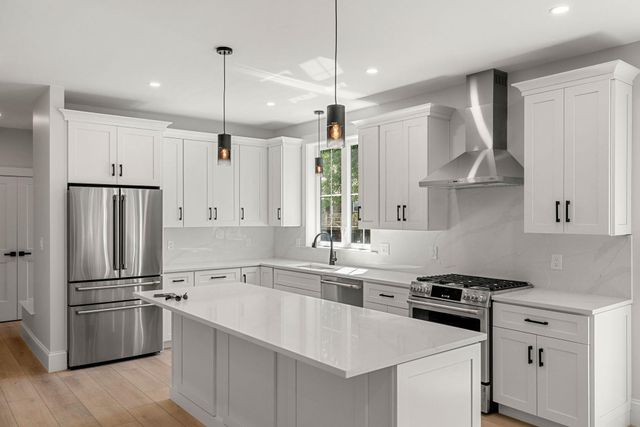 5 Highland Avenue, Salem, NH 03079