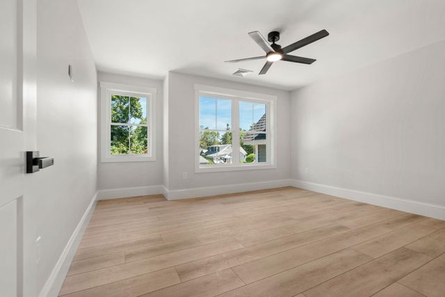 5 Highland Avenue, Salem, NH 03079