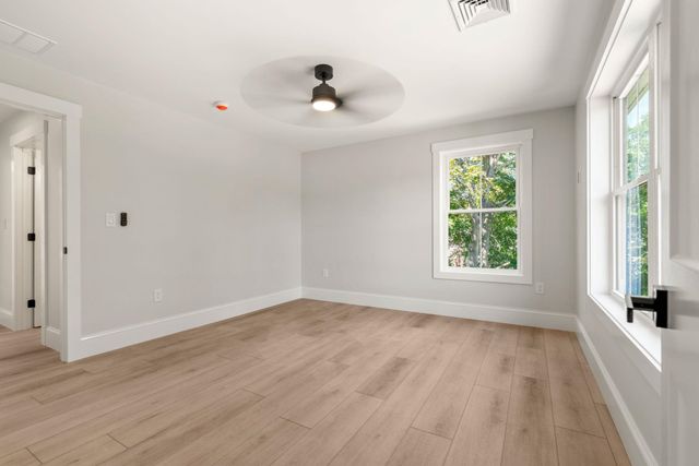 5 Highland Avenue, Salem, NH 03079