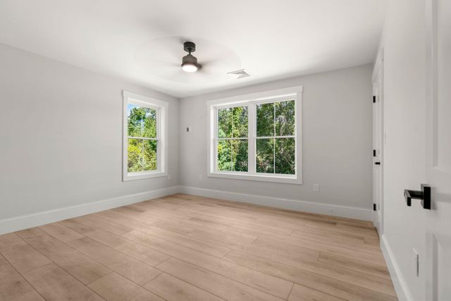 5 Highland Avenue, Salem, NH 03079