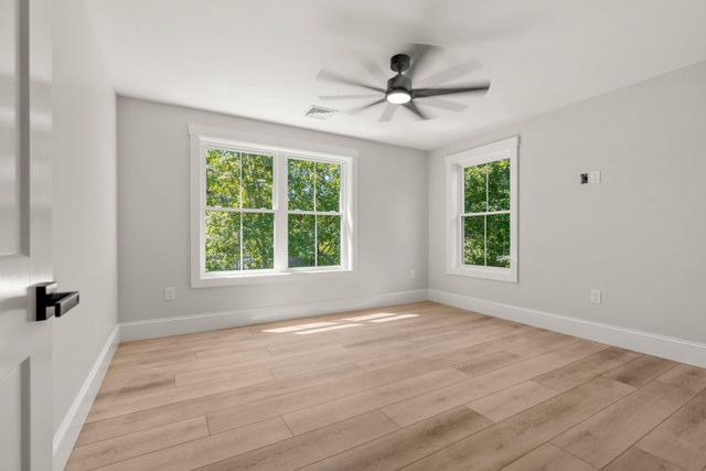 5 Highland Avenue, Salem, NH 03079