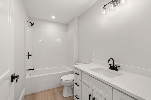 5 Highland Avenue, Salem, NH 03079