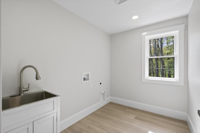 5 Highland Avenue, Salem, NH 03079