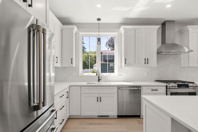 5 Highland Avenue, Salem, NH 03079