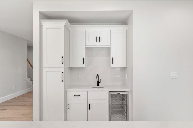 5 Highland Avenue, Salem, NH 03079