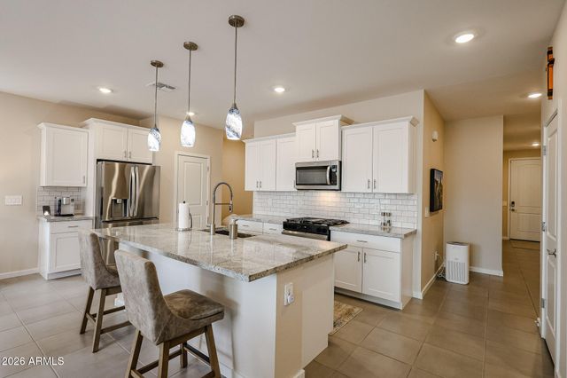 16062 W GRAY FOX Trail, Surprise, AZ 85387