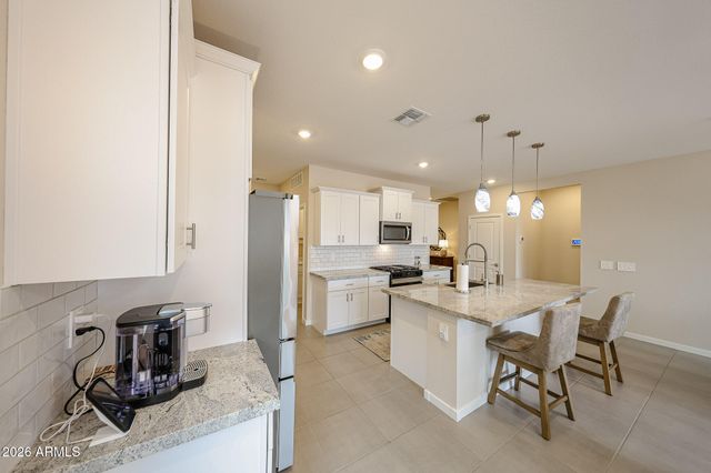 16062 W GRAY FOX Trail, Surprise, AZ 85387