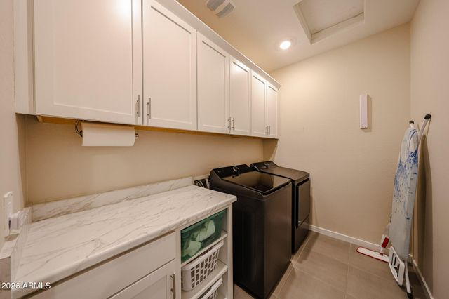 16062 W GRAY FOX Trail, Surprise, AZ 85387